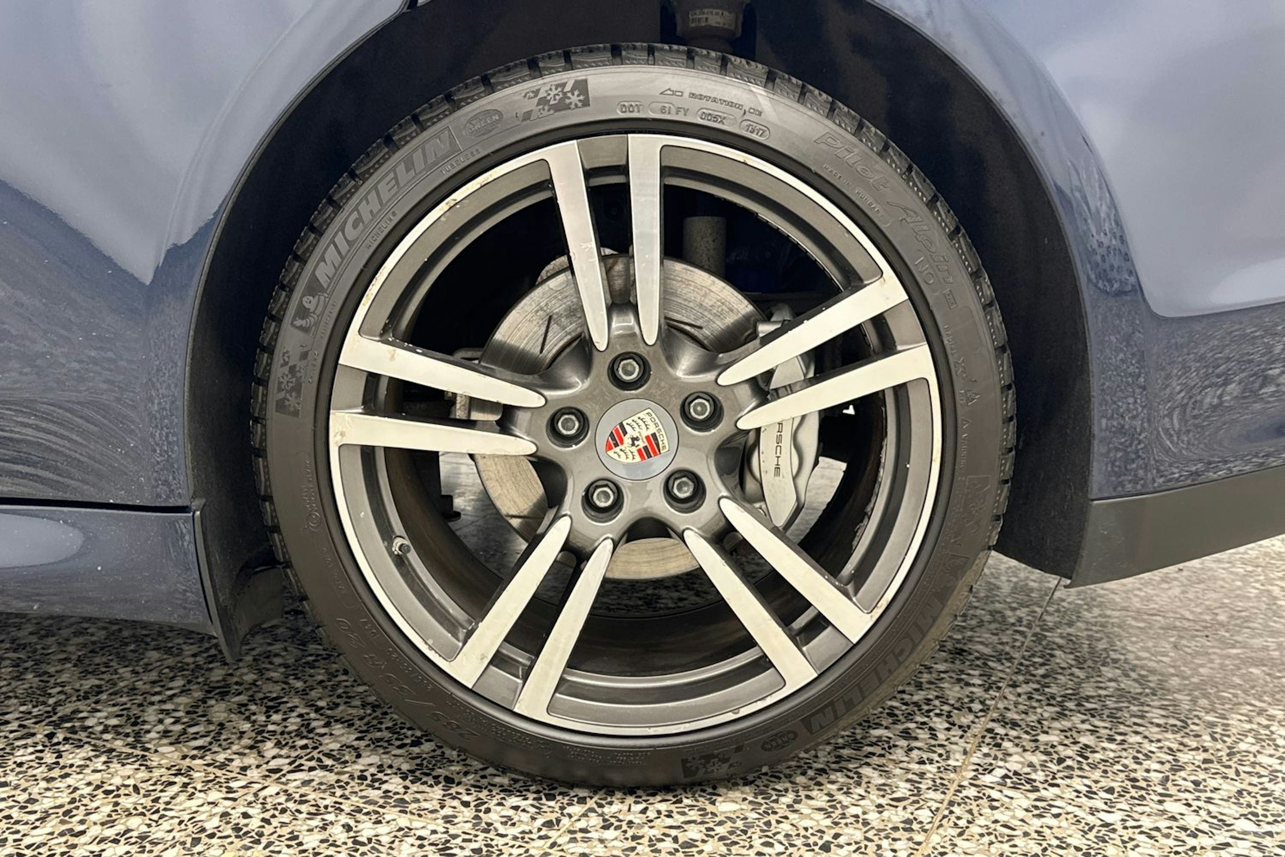 Sininen Porsche Panamera 2010 kuva 41.