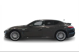 Harmaa Porsche Panamera 2012 kuva 5.