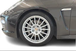 Harmaa Porsche Panamera 2012 kuva 8.
