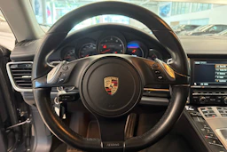 Harmaa Porsche Panamera 2012 kuva 15.