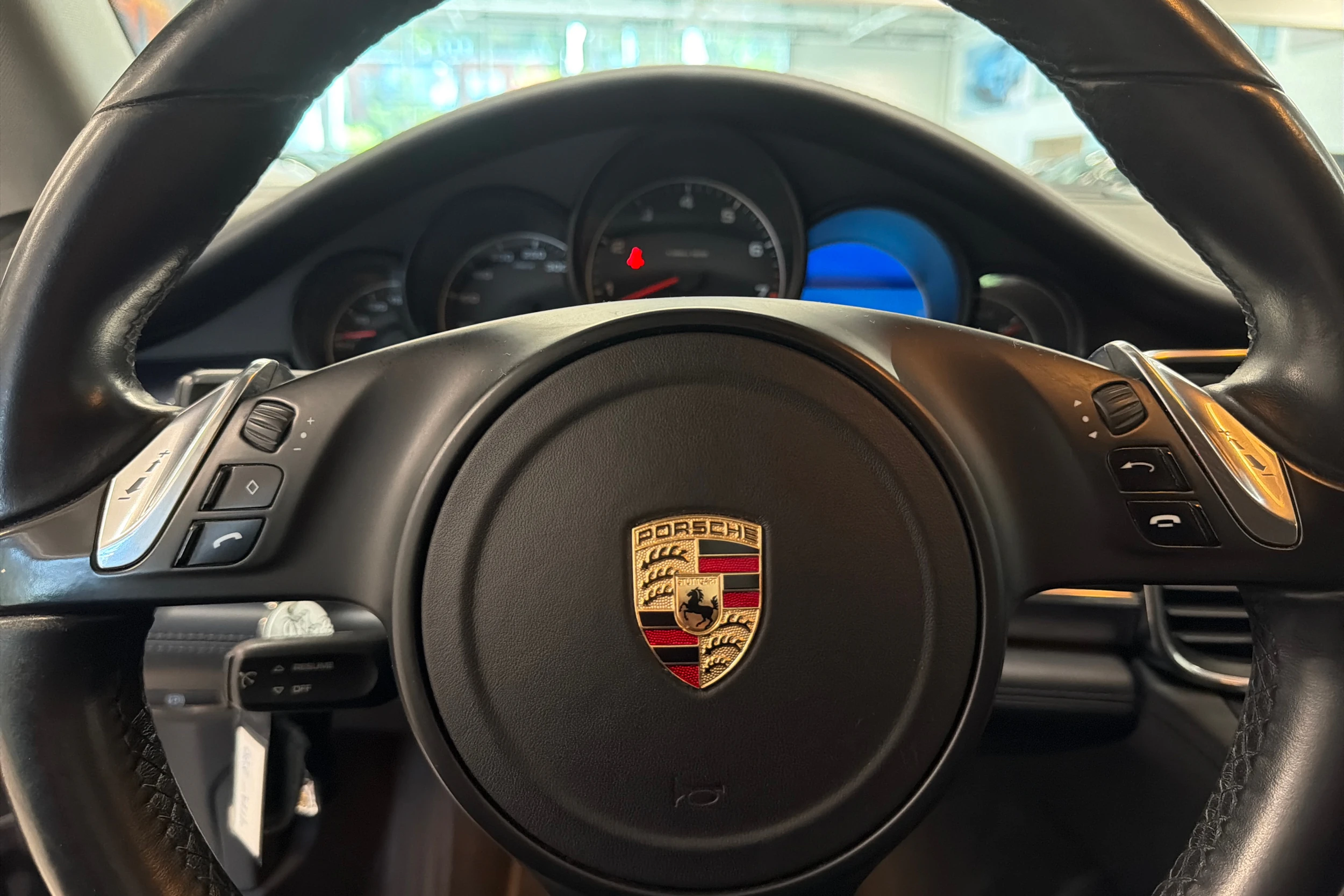 Harmaa Porsche Panamera 2012 kuva 16.