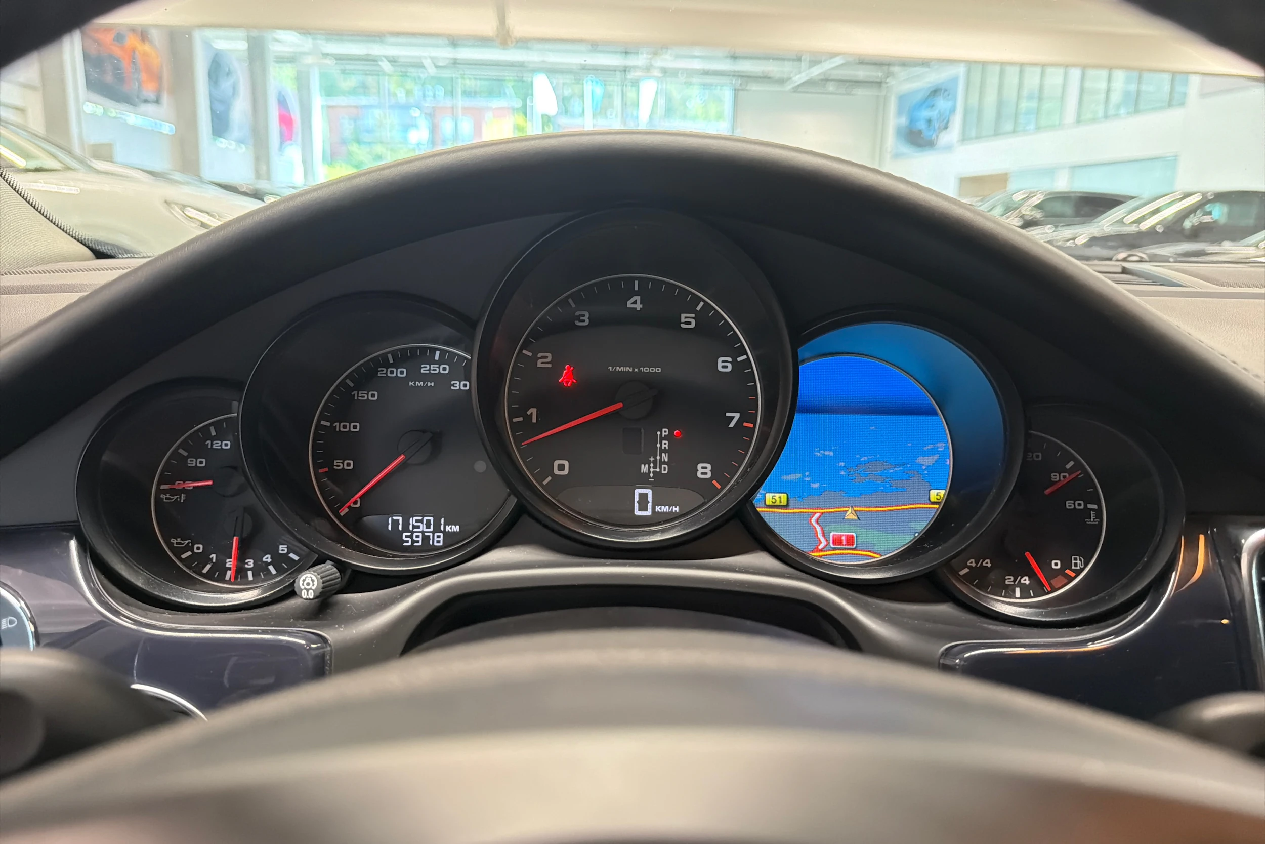 Harmaa Porsche Panamera 2012 kuva 17.