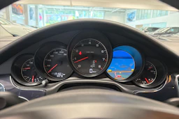 Harmaa Porsche Panamera 2012 kuva 17.