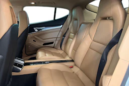 Valkoinen Porsche Panamera 2014 kuva 9.