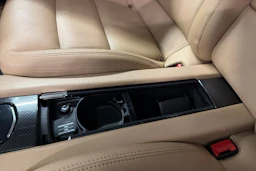 Valkoinen Porsche Panamera 2014 kuva 18.