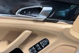 Valkoinen Porsche Panamera 2014 kuva 19.