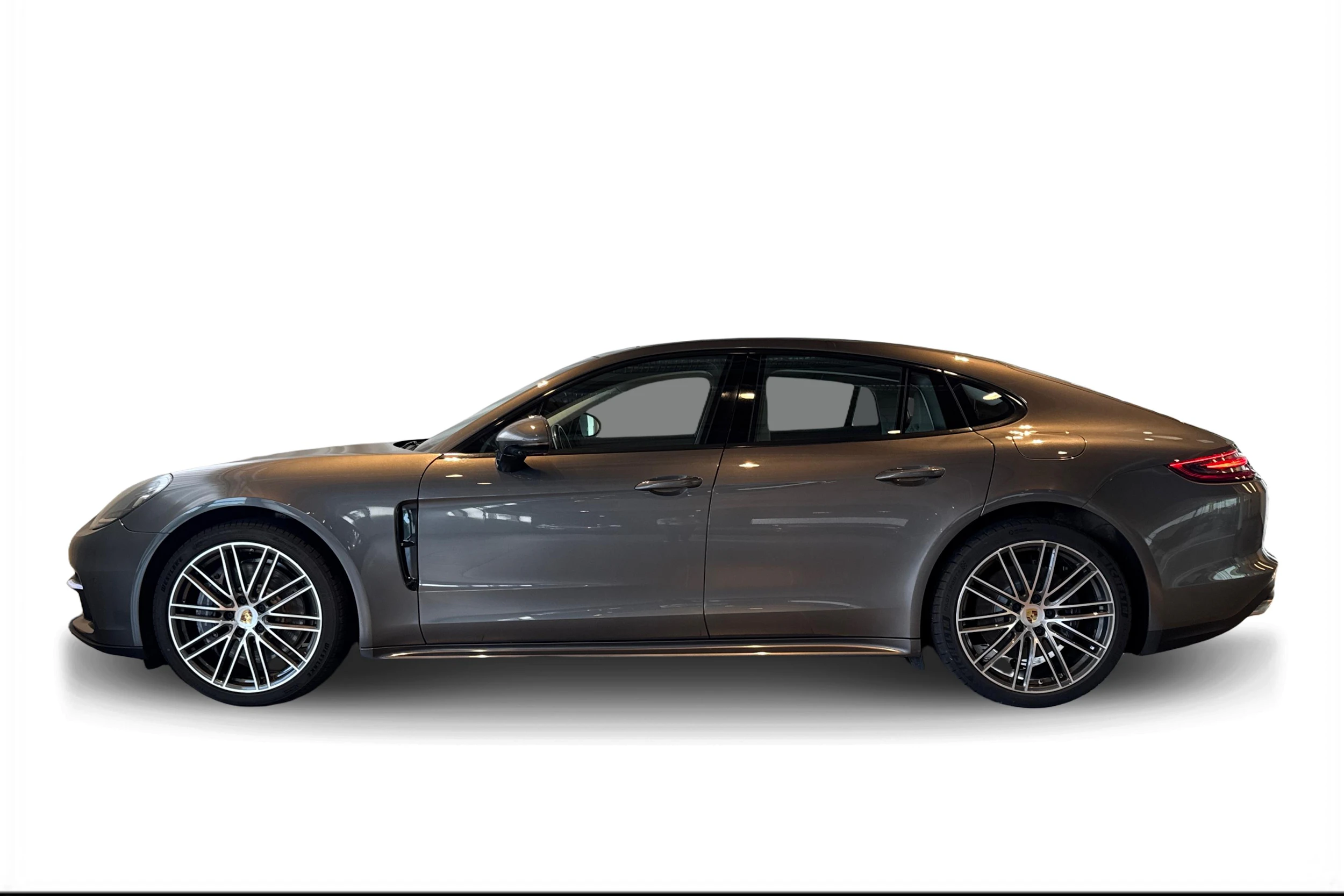 met. harmaa Porsche Panamera 2017 kuva 5.