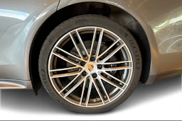 met. harmaa Porsche Panamera 2017 kuva 9.