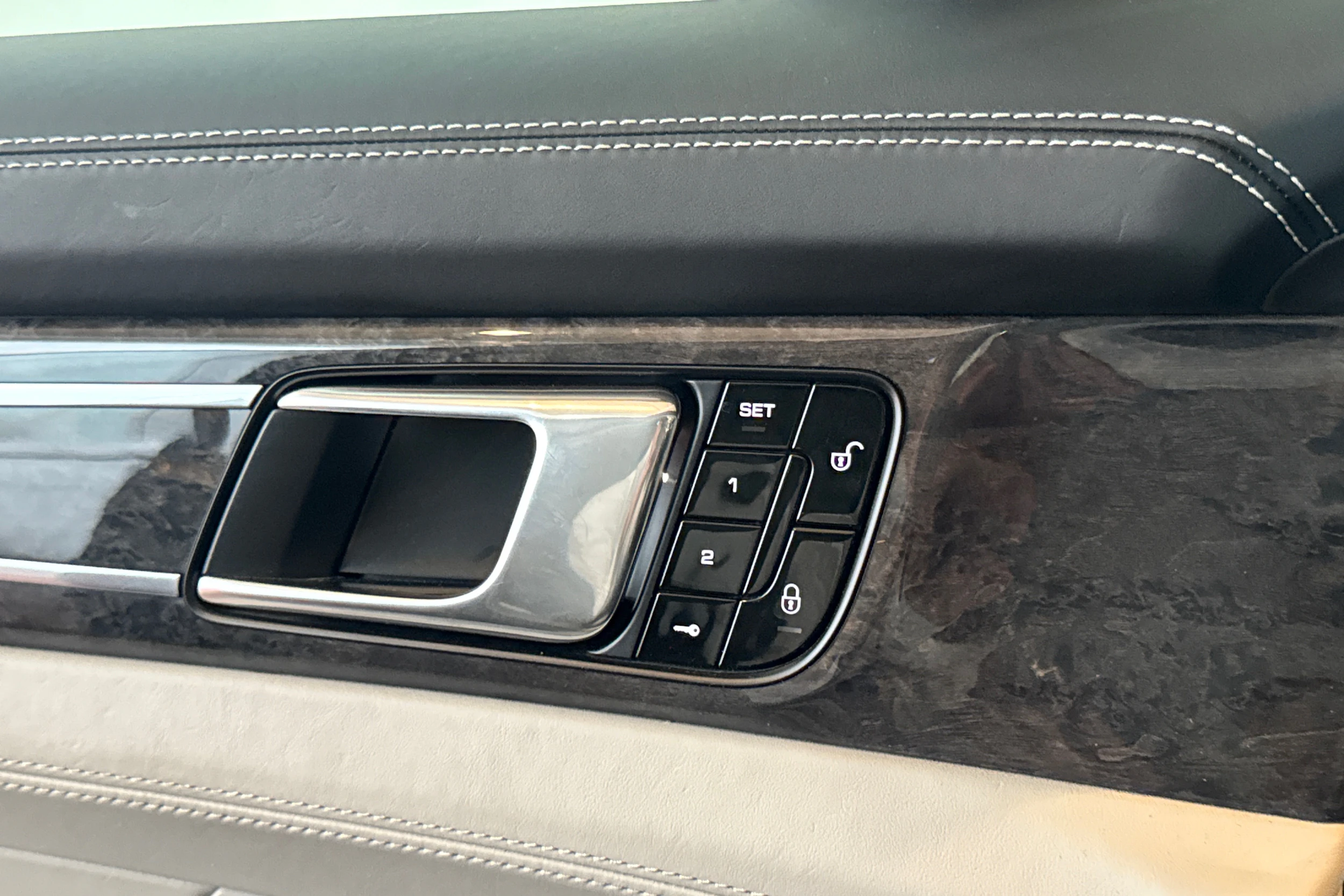 met. harmaa Porsche Panamera 2017 kuva 10.