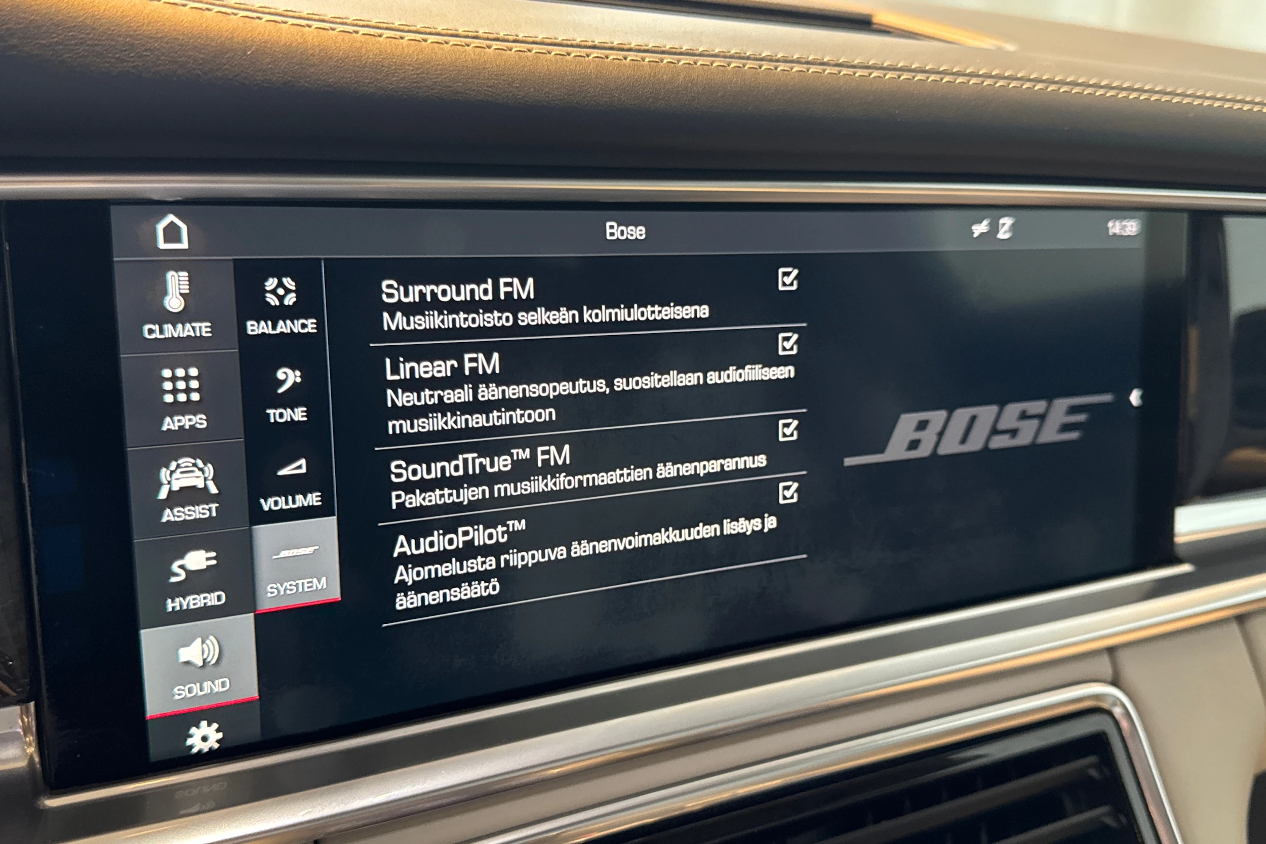 met. harmaa Porsche Panamera 2017 kuva 16.