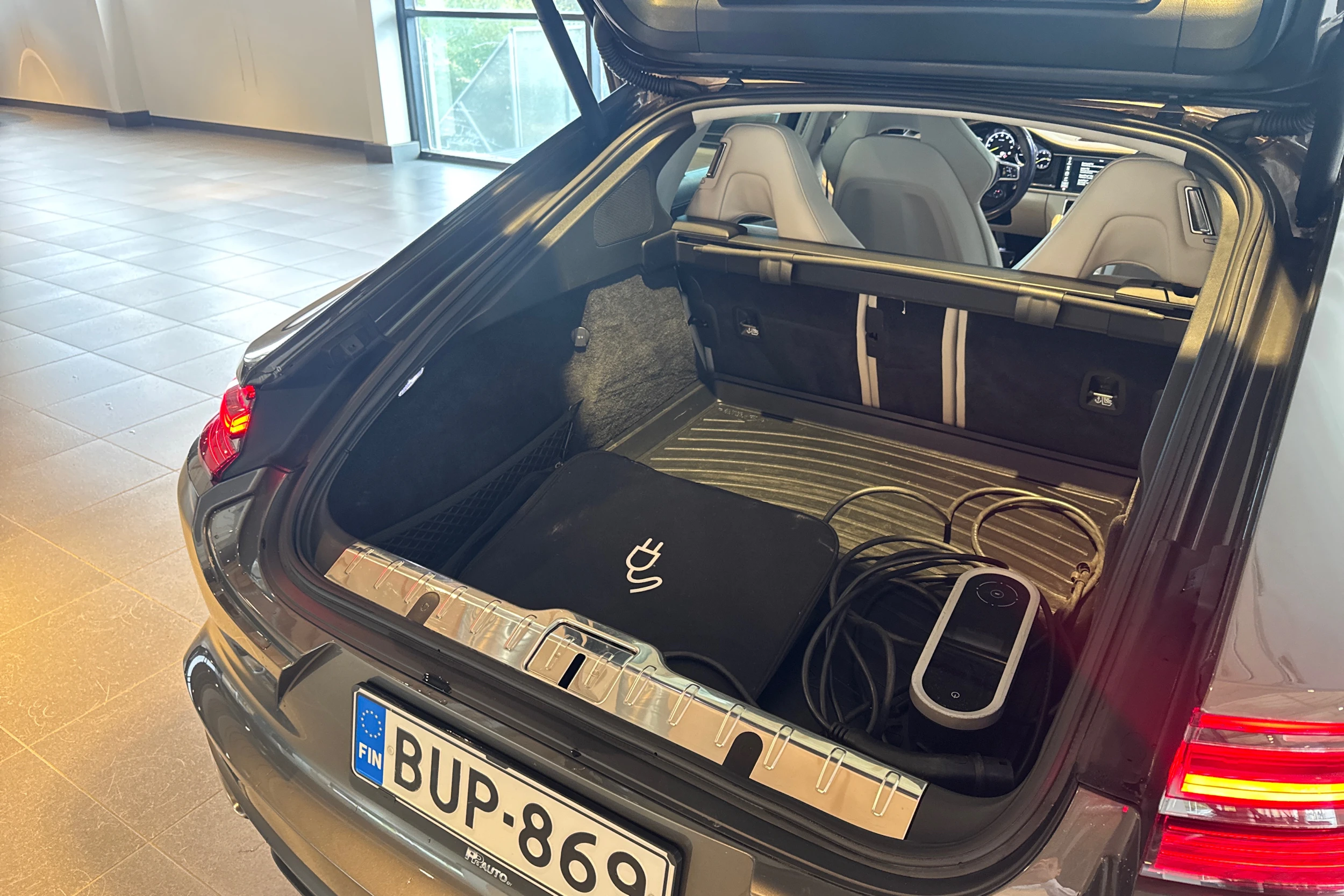met. harmaa Porsche Panamera 2017 kuva 19.