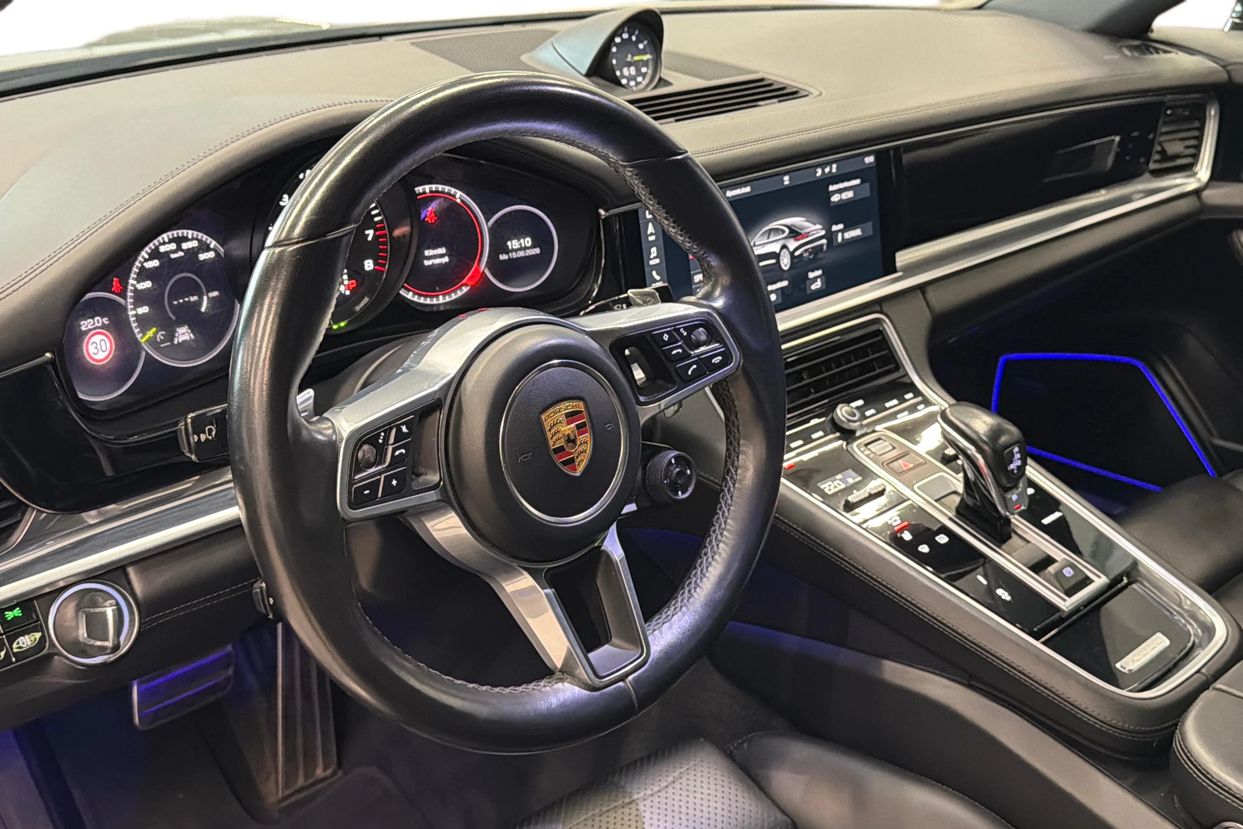 Musta Porsche Panamera 2017 kuva 7.