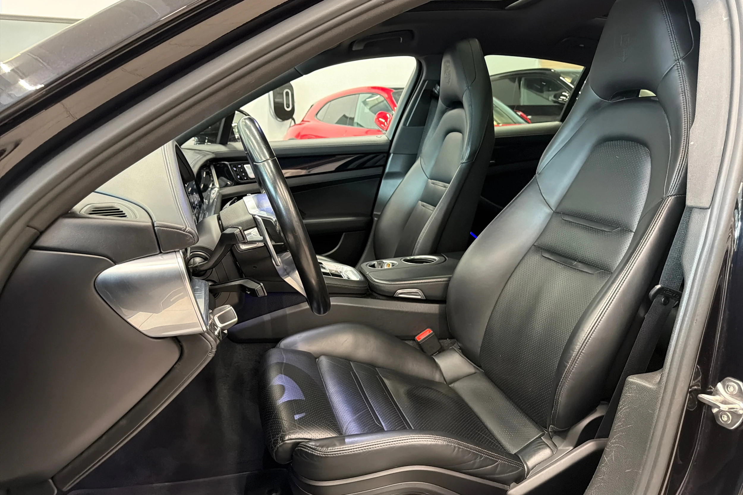 Musta Porsche Panamera 2017 kuva 10.