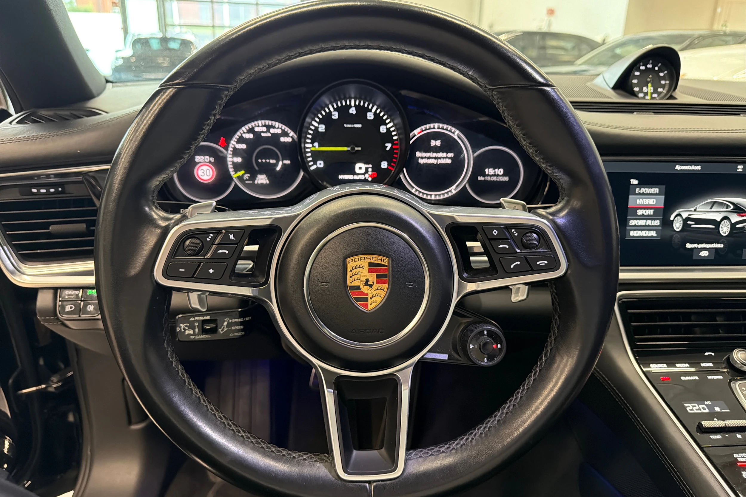 Musta Porsche Panamera 2017 kuva 15.