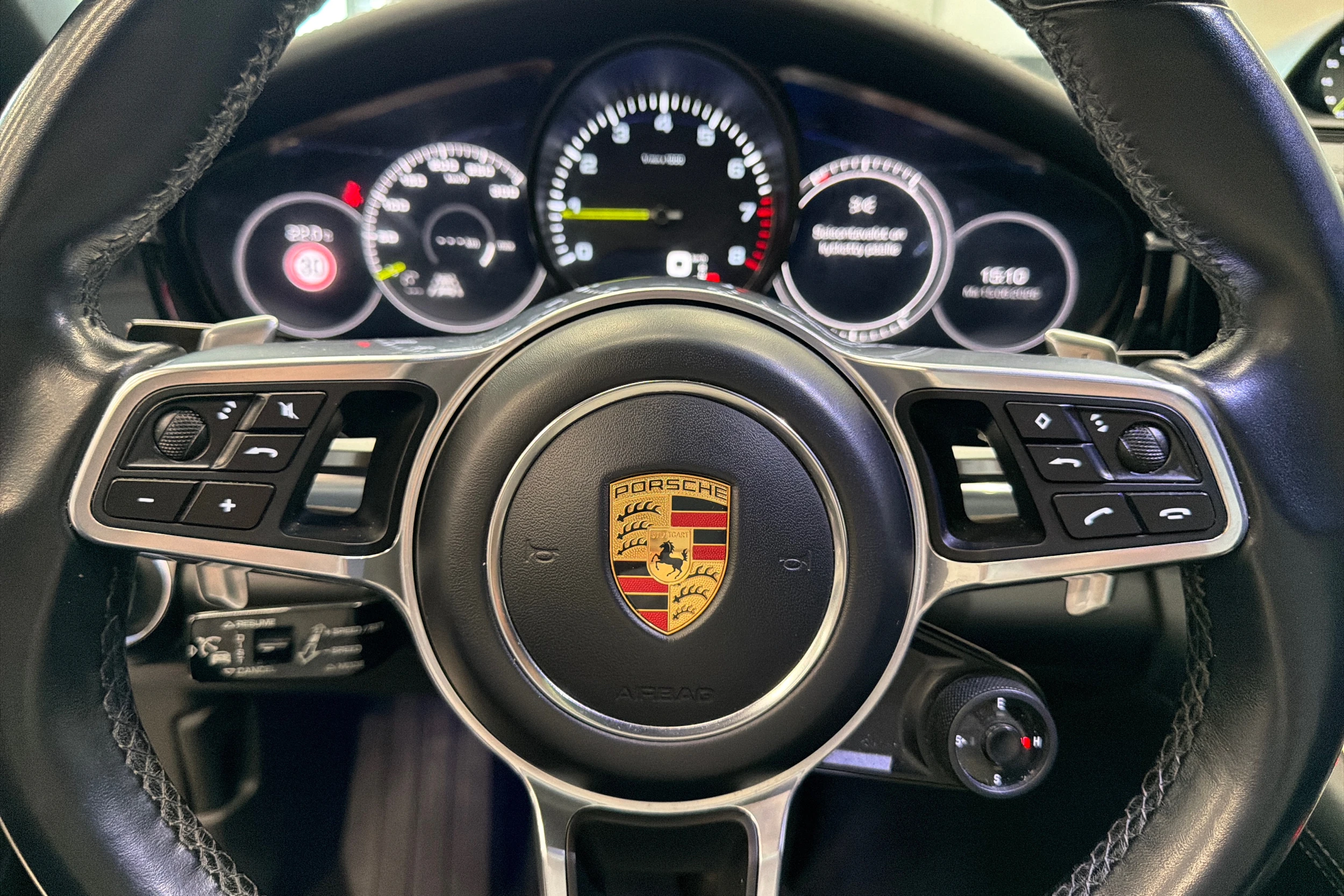 Musta Porsche Panamera 2017 kuva 16.