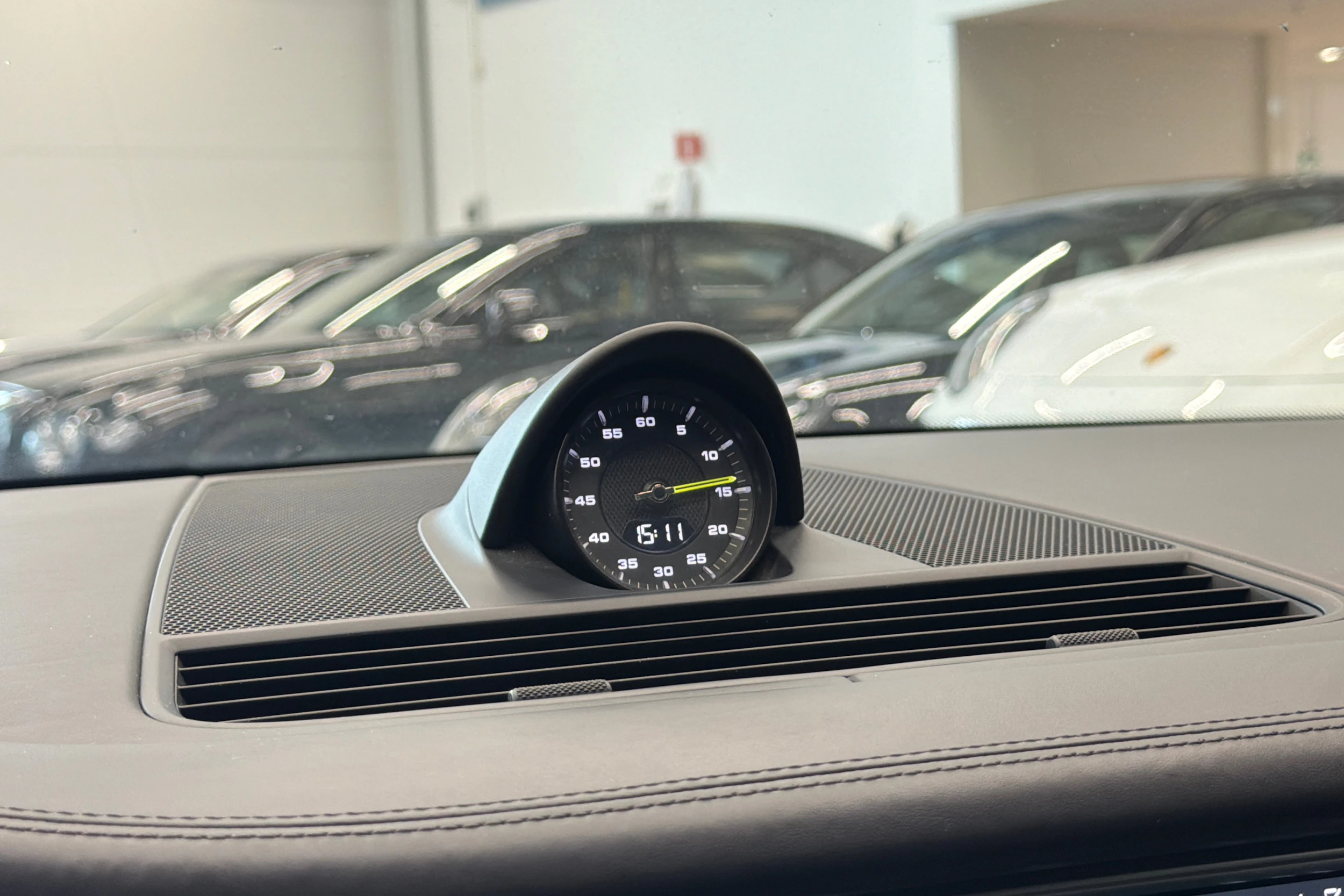 Musta Porsche Panamera 2017 kuva 20.