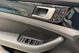 Musta Porsche Panamera 2017 kuva 22.