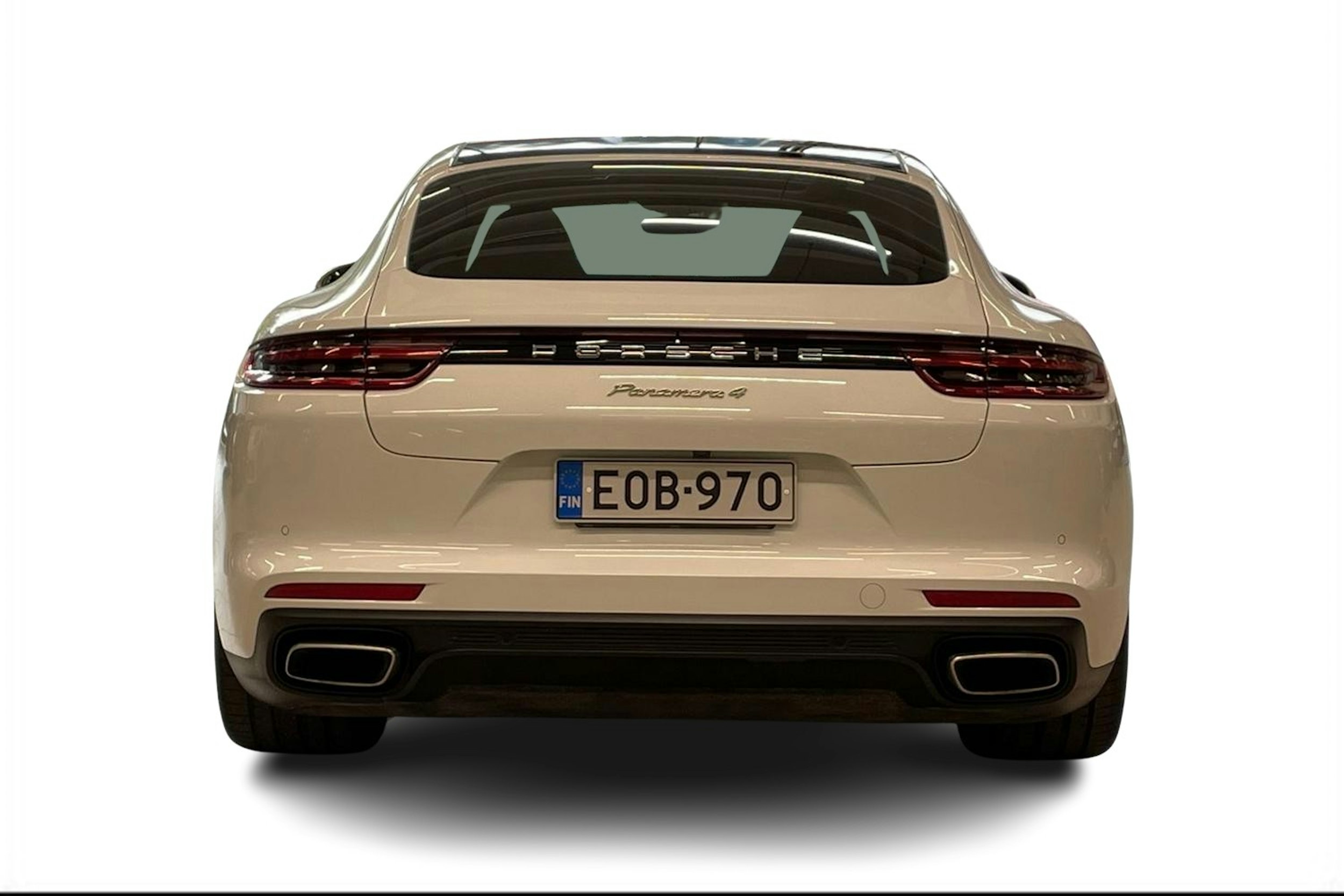 valkoinen Porsche Panamera 2017 kuva 3.