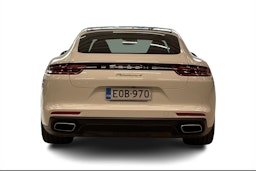 valkoinen Porsche Panamera 2017 kuva 3.