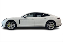 valkoinen Porsche Panamera 2017 kuva 5.