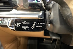 valkoinen Porsche Panamera 2017 kuva 16.