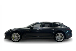 Harmaa Porsche Panamera 2017 kuva 5.