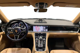 Harmaa Porsche Panamera 2017 kuva 7.