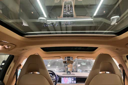 Harmaa Porsche Panamera 2017 kuva 17.