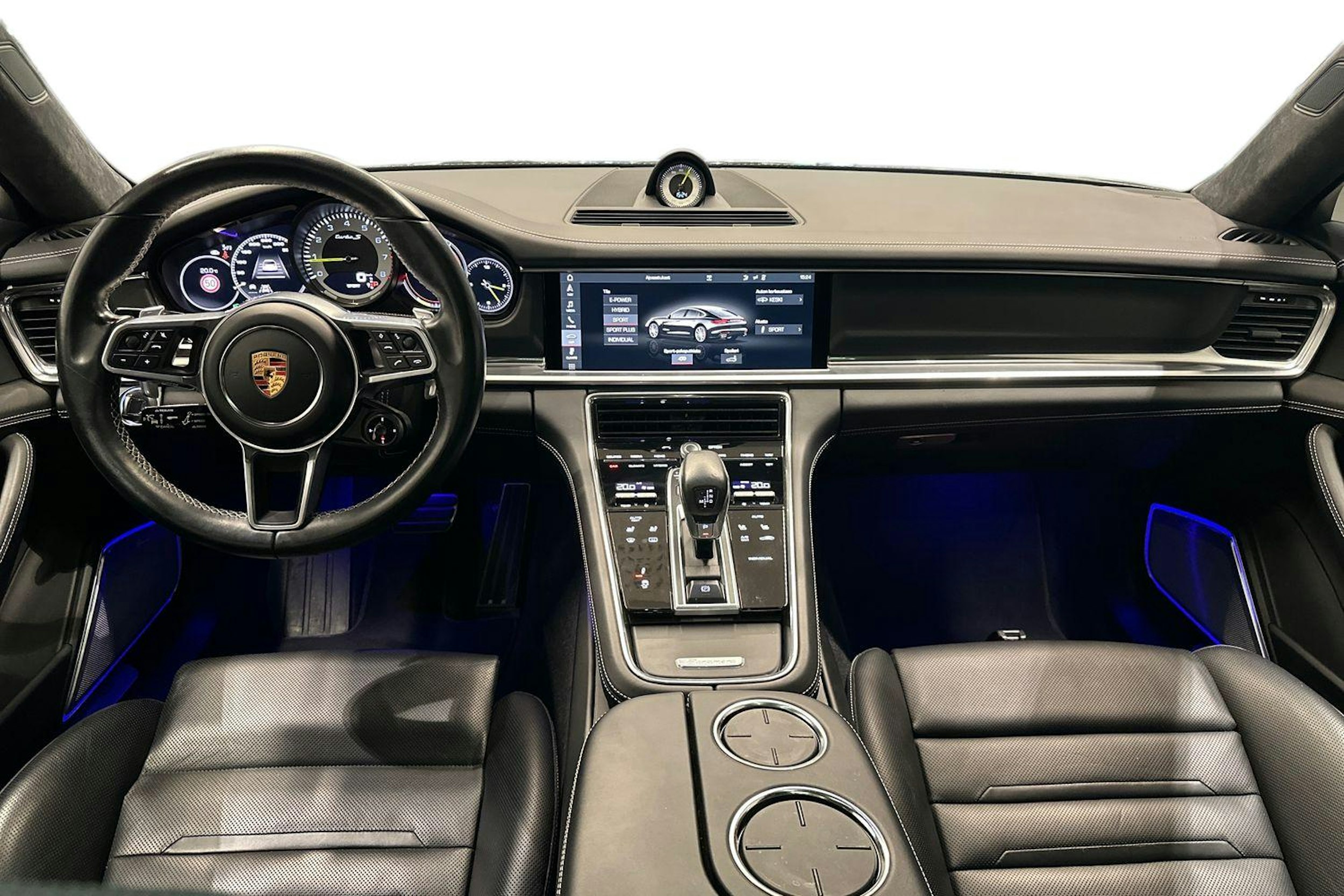 Musta Porsche Panamera 2017 kuva 7.