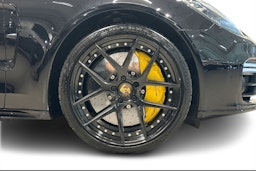 Musta Porsche Panamera 2017 kuva 9.