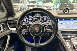 Musta Porsche Panamera 2017 kuva 10.