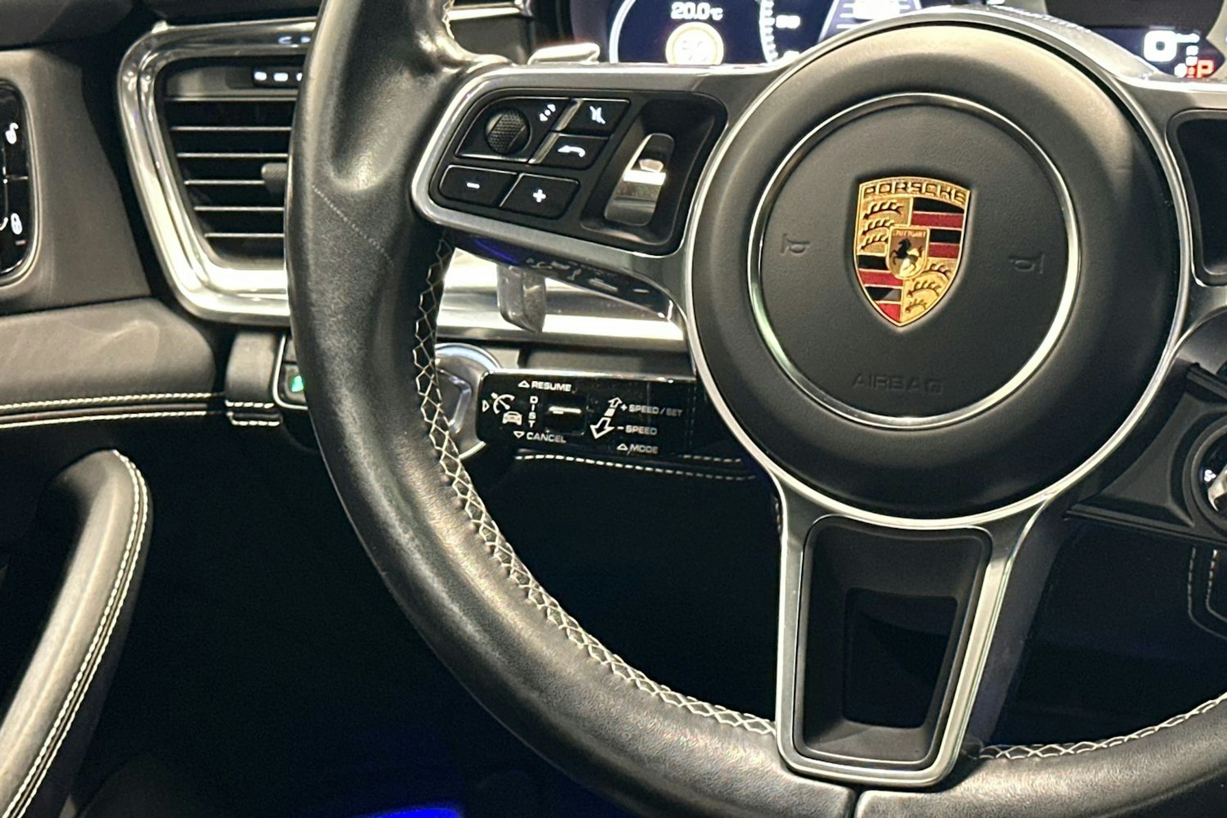 Musta Porsche Panamera 2017 kuva 12.
