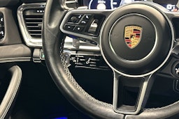 Musta Porsche Panamera 2017 kuva 12.
