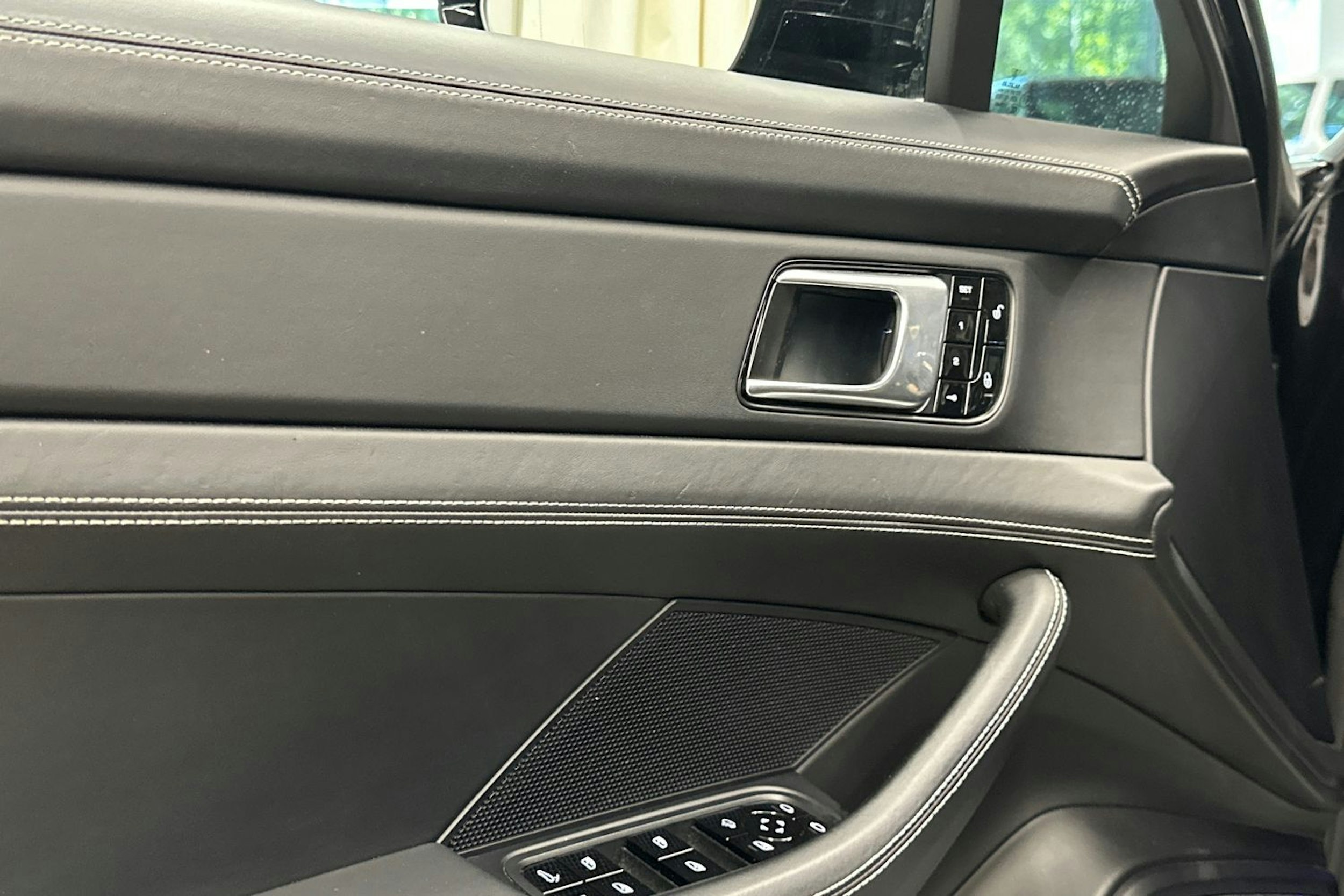 Musta Porsche Panamera 2017 kuva 17.