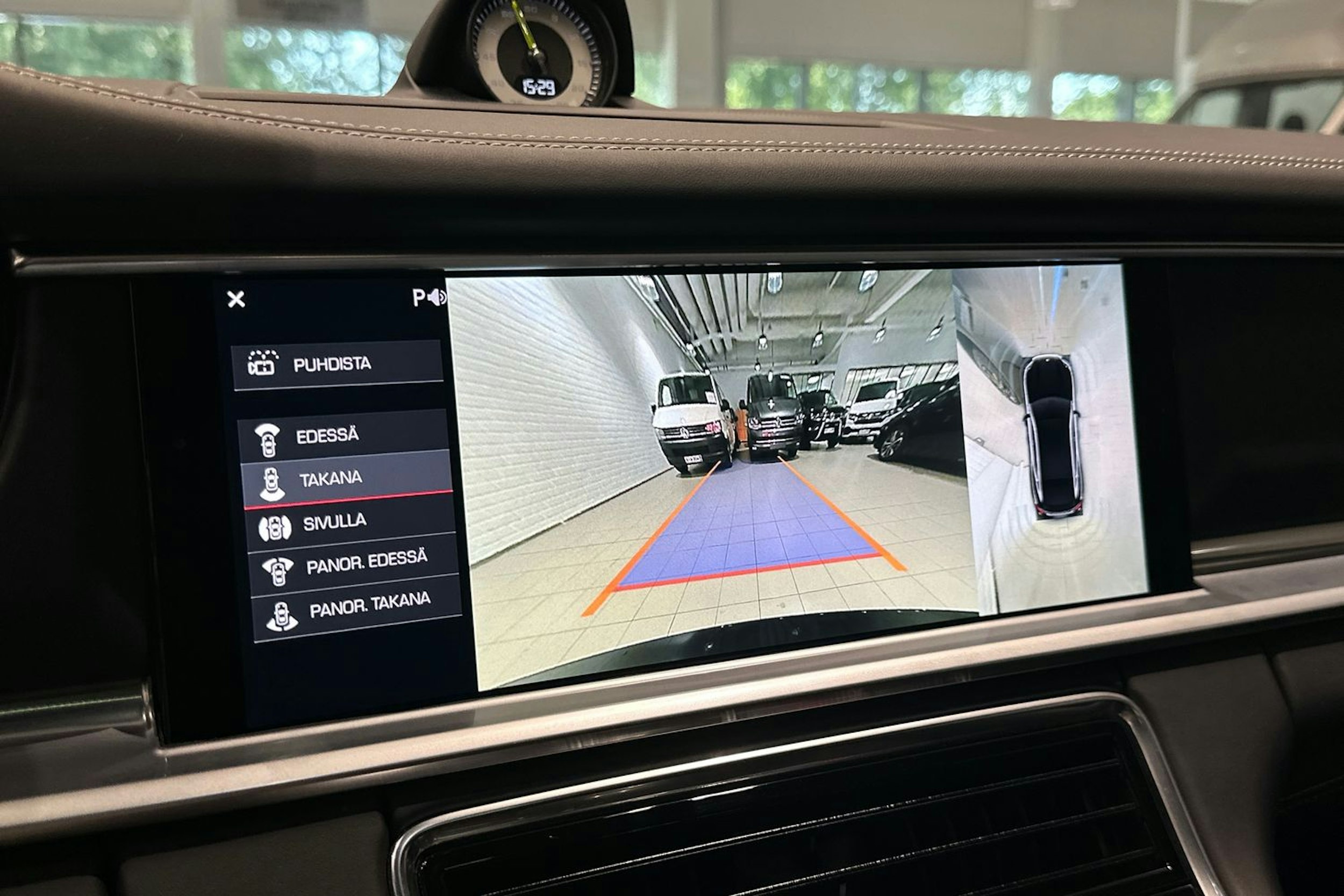 Musta Porsche Panamera 2017 kuva 21.