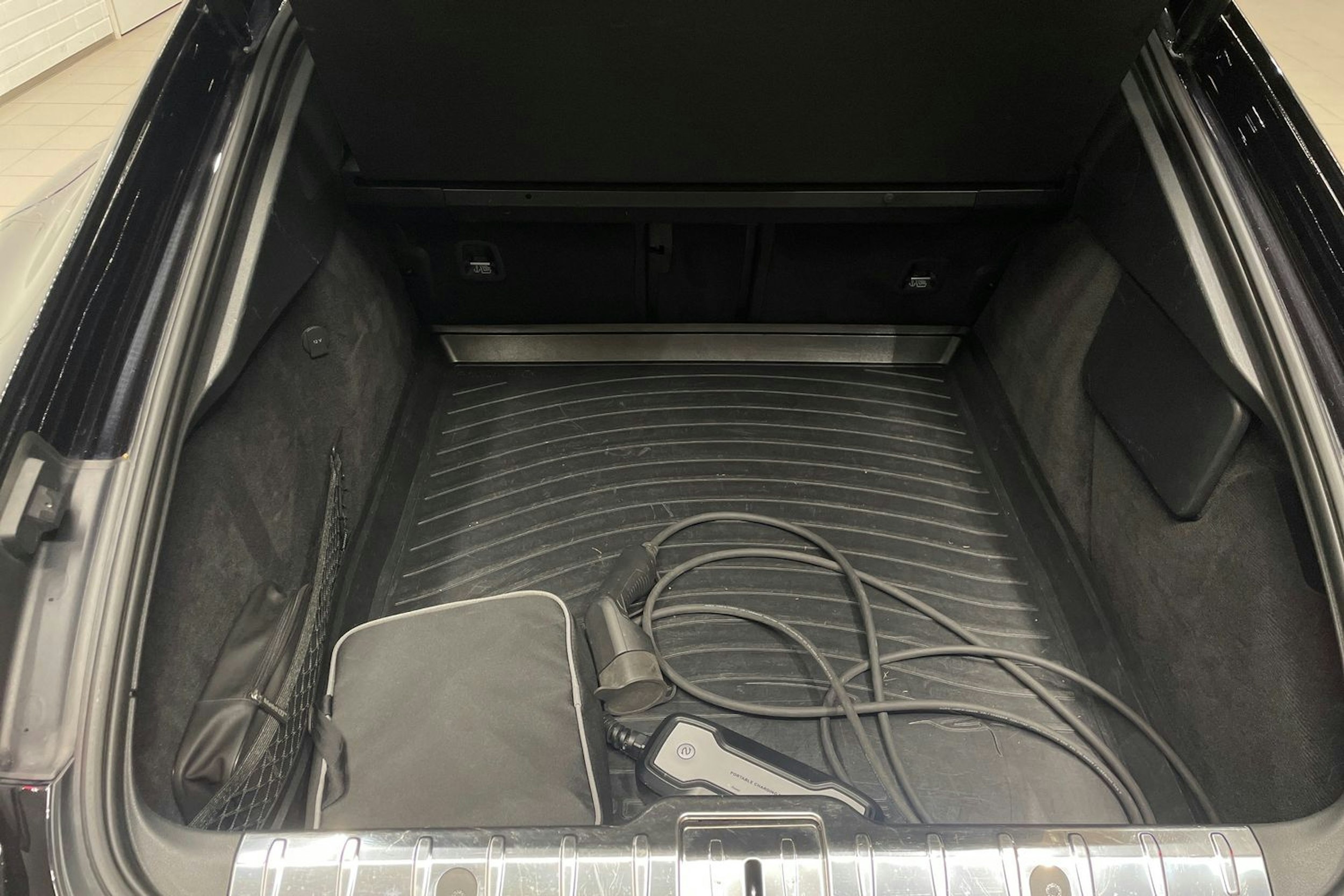 Musta Porsche Panamera 2017 kuva 25.