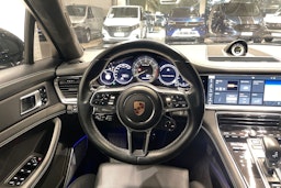 Musta Porsche Panamera 2017 kuva 27.