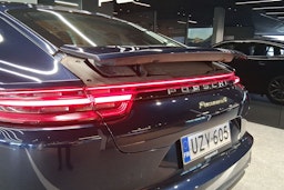 sininen Porsche Panamera 2017 kuva 18.
