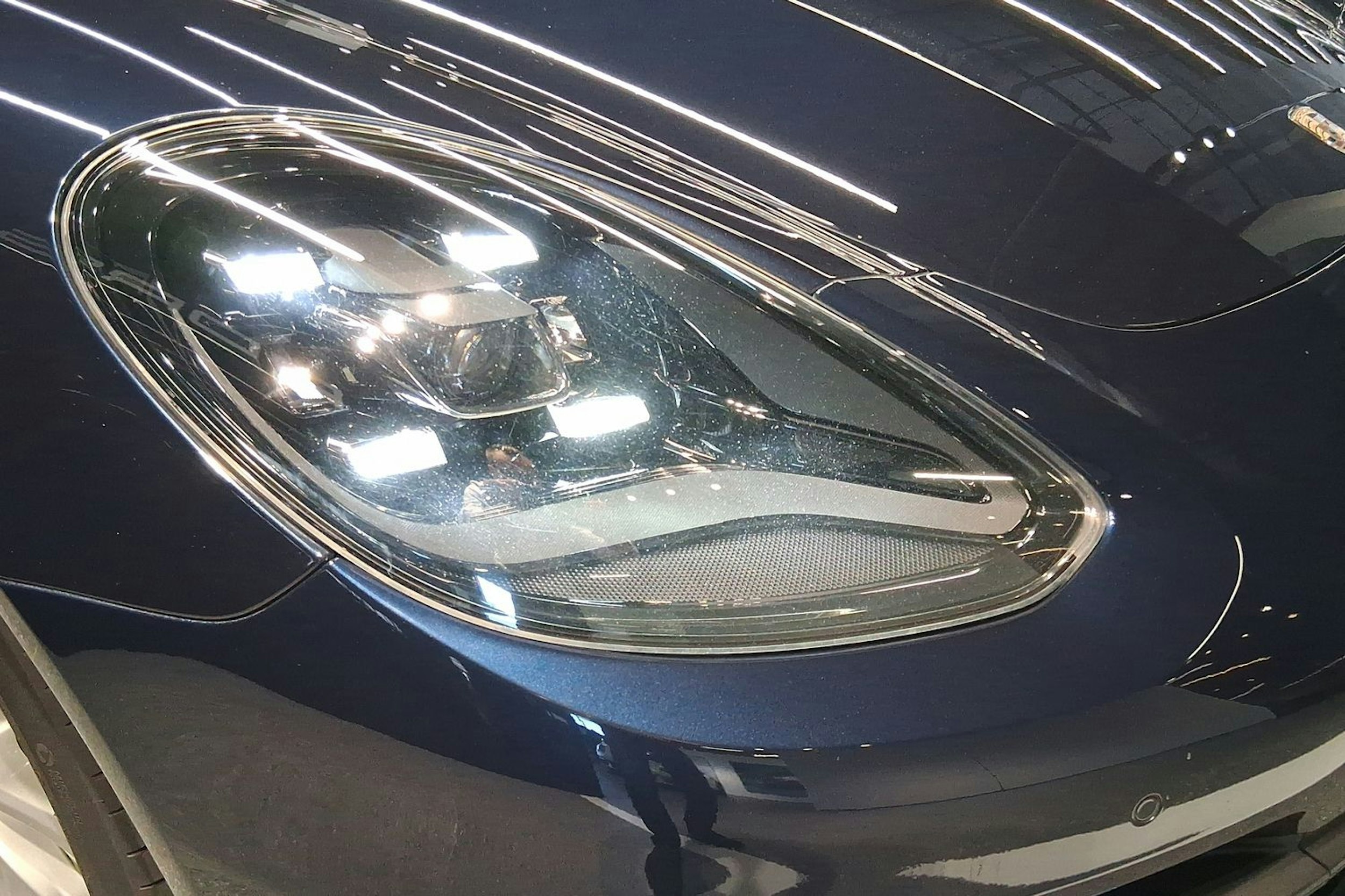 sininen Porsche Panamera 2017 kuva 19.