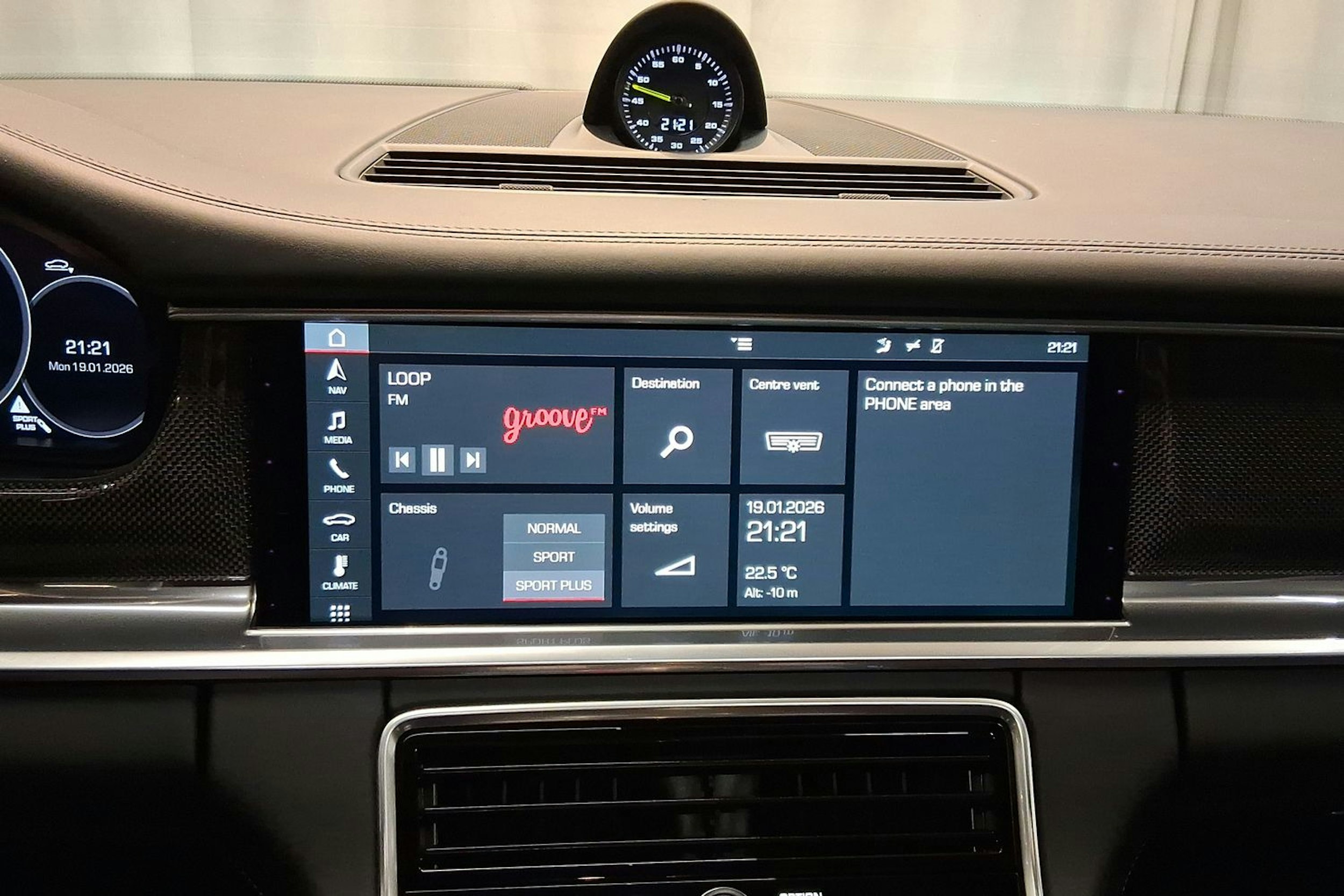 musta Porsche Panamera 2017 kuva 20.