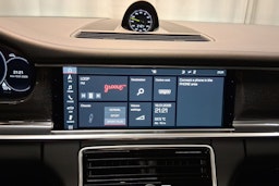 musta Porsche Panamera 2017 kuva 20.