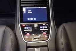 musta Porsche Panamera 2017 kuva 23.