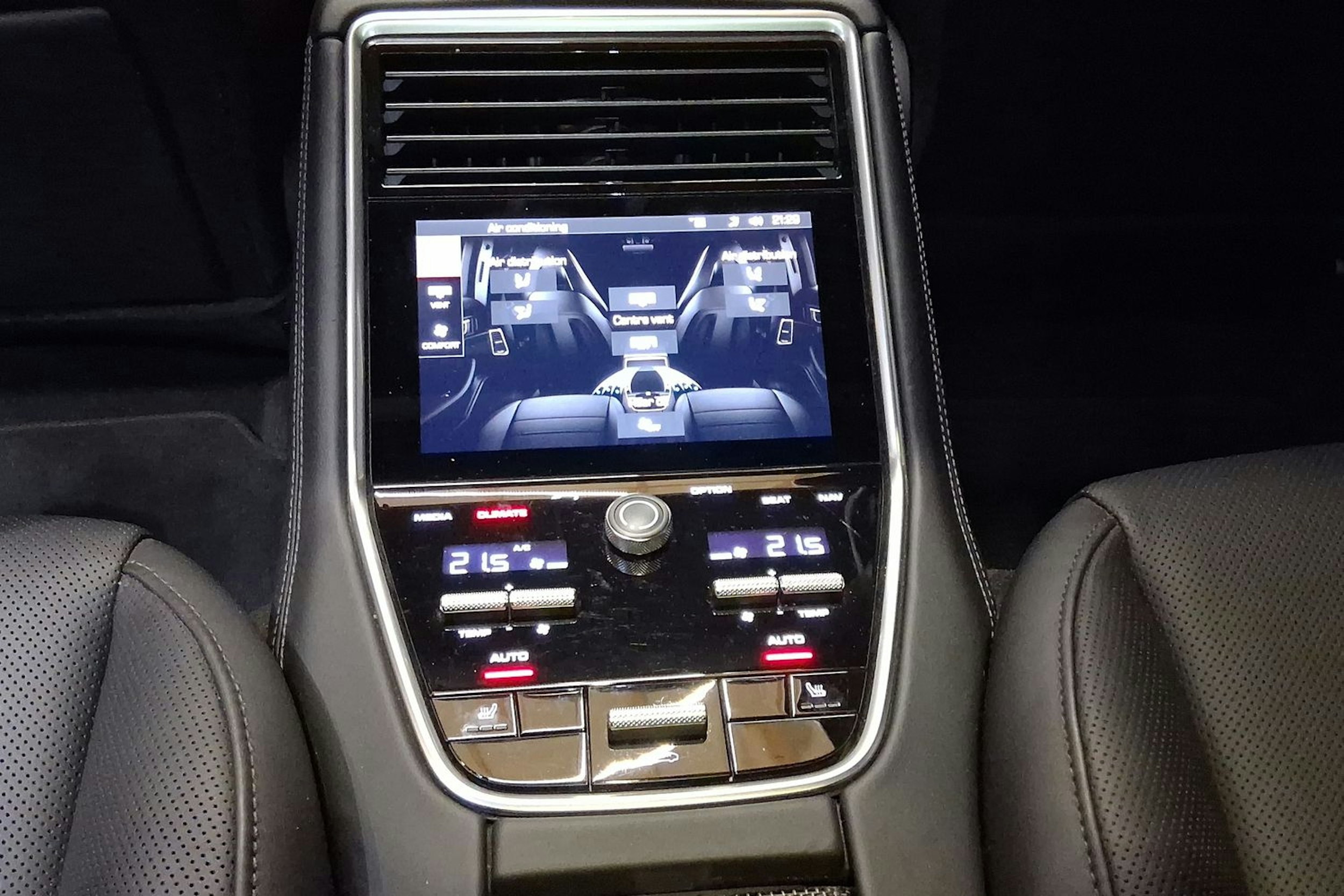 musta Porsche Panamera 2017 kuva 24.