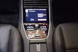 musta Porsche Panamera 2017 kuva 25.