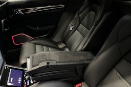 musta Porsche Panamera 2018 kuva 27.