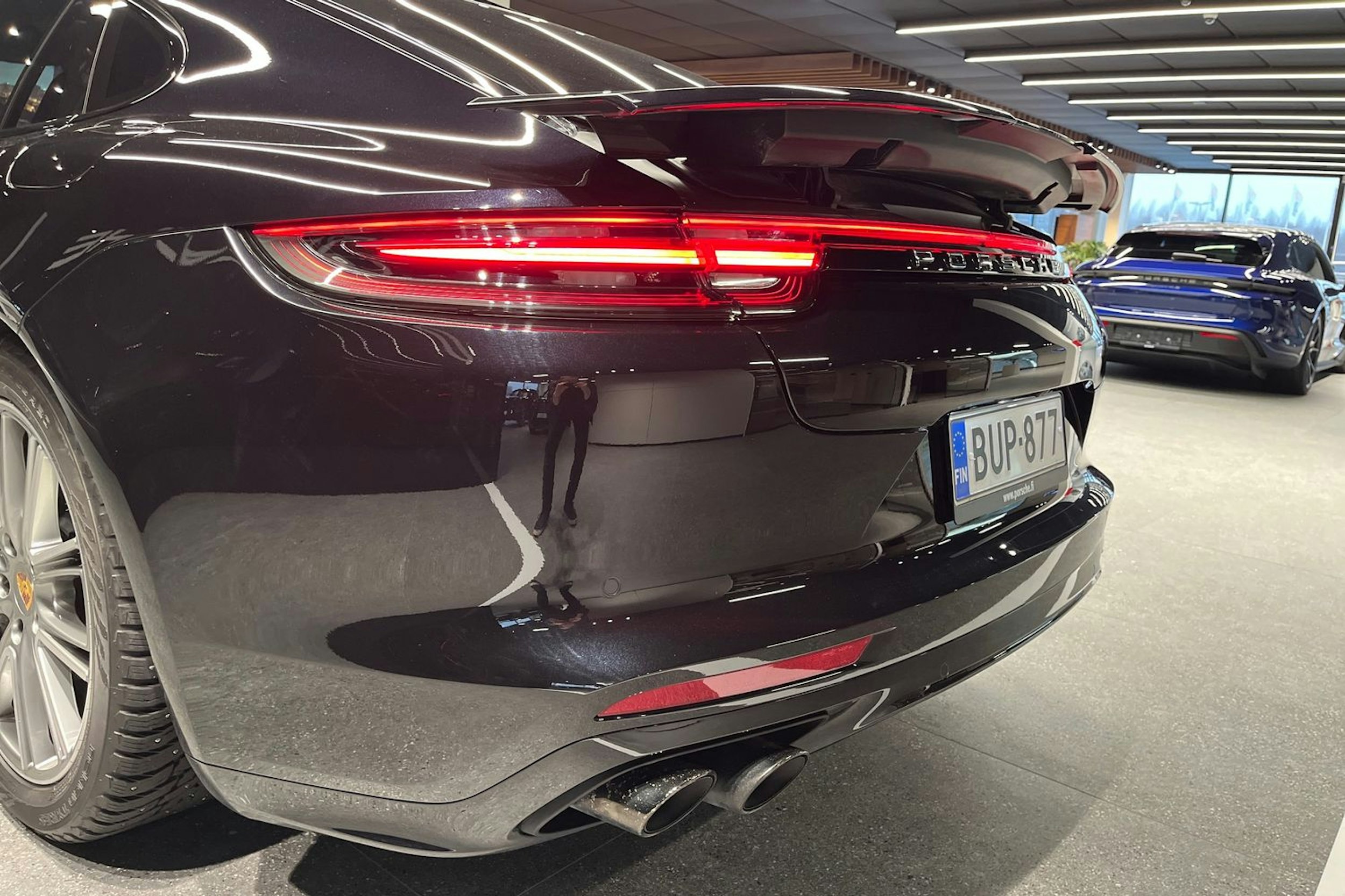 musta Porsche Panamera 2018 kuva 28.