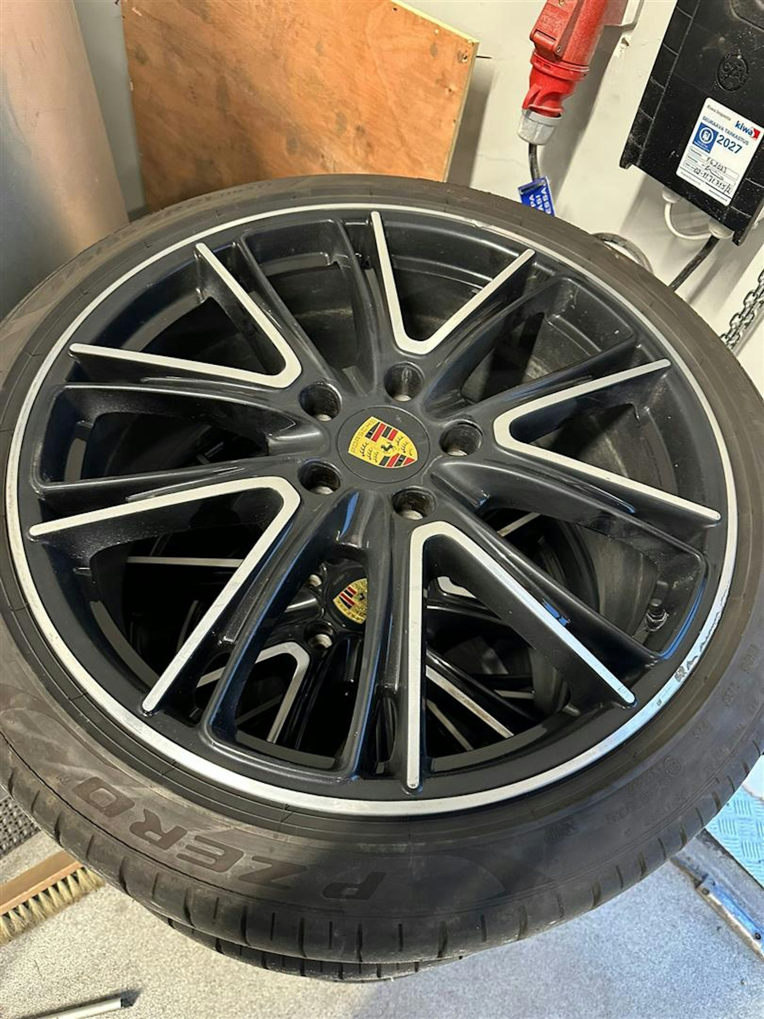 musta Porsche Panamera 2018 kuva 33.