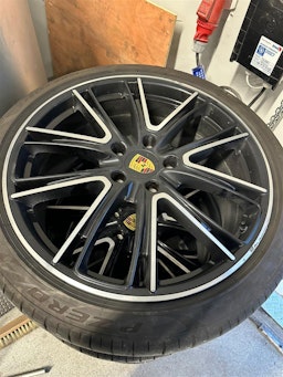 musta Porsche Panamera 2018 kuva 33.