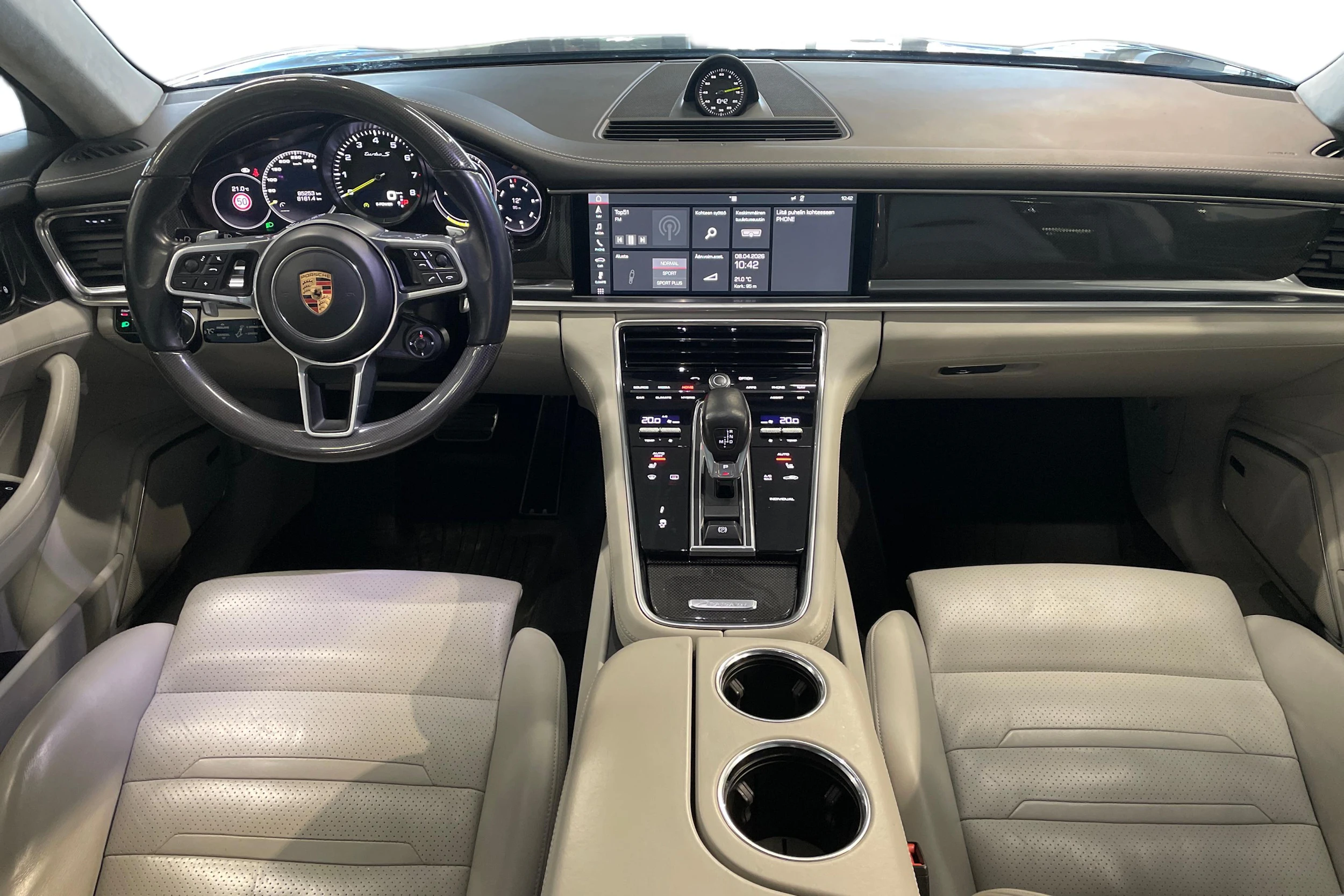 Sininen Porsche Panamera 2018 kuva 9.