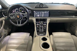 Sininen Porsche Panamera 2018 kuva 9.